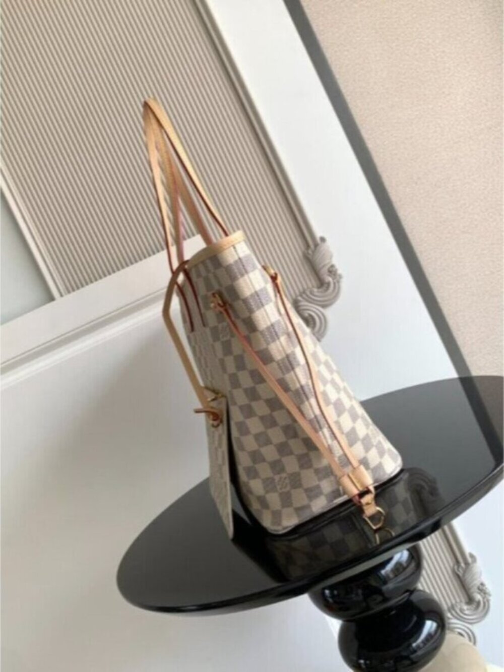 LV Neverfull MM Monogram Tote with Pouch - Picture 2 of 9